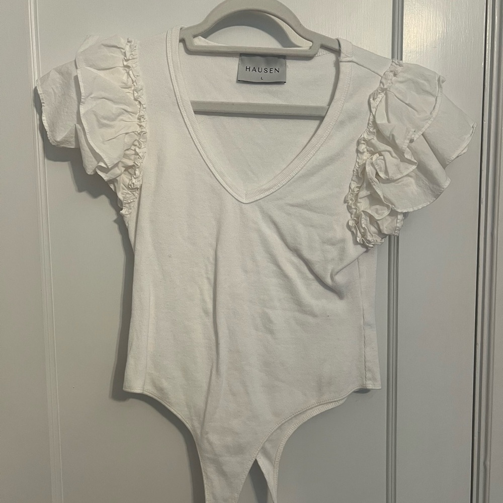 Hausen White Ruffle Sleeve Bodysuit